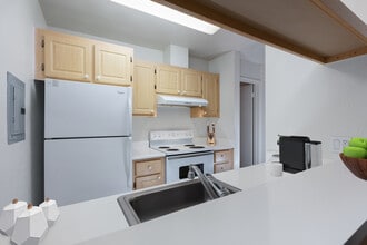 eaves Daly City photo'