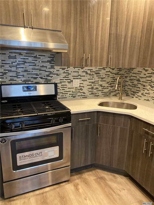 Building Photo - 173-17 65th Ave