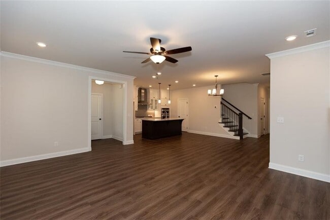 Building Photo - 1024 Miranda Ter