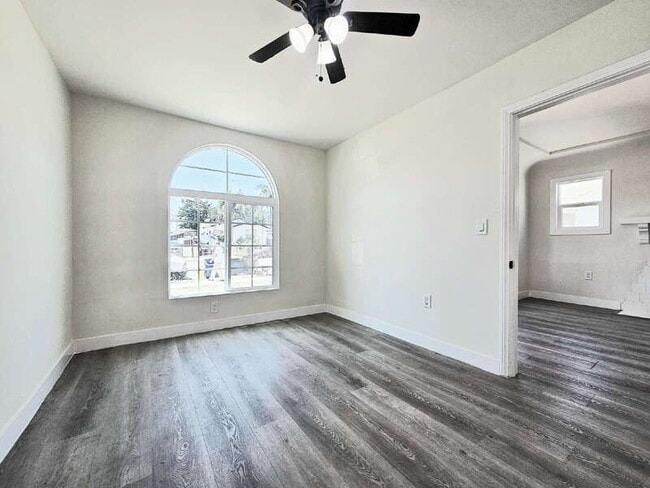 Building Photo - 1129 W 109th Pl