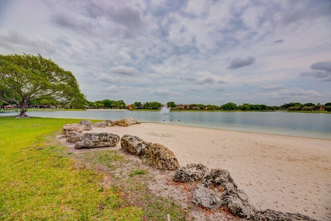 Foto del edificio - 9715 Hammocks Blvd