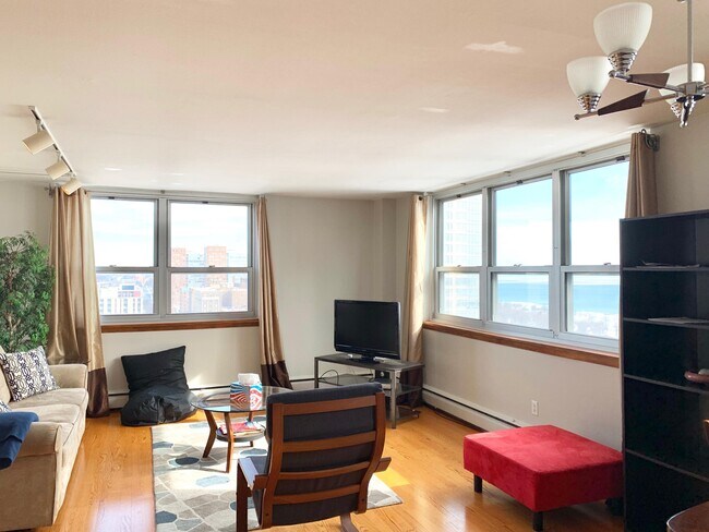 Foto del edificio - 1707 N Prospect Ave