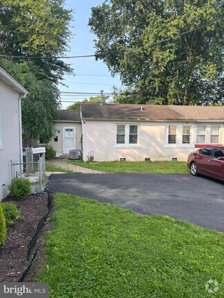 Building Photo - 708 Hartford Ct