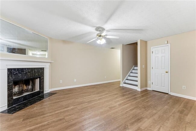 Building Photo - 2088 Manhattan Pkwy