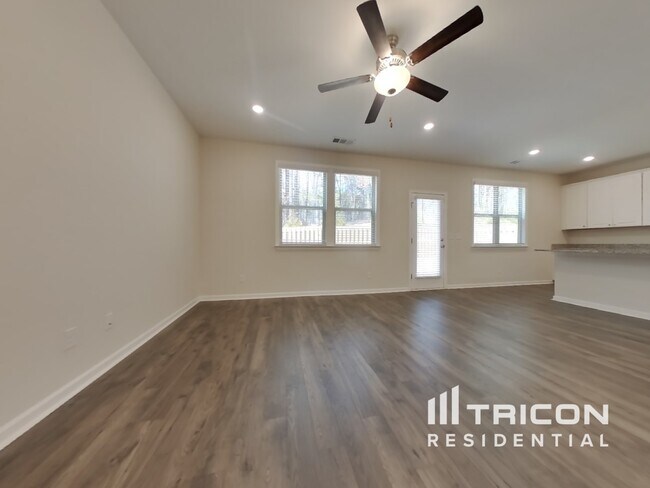 Foto del edificio - 204 Chapelcrest Ln