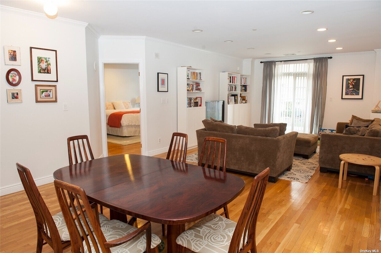 Primary Photo - 1 Portico Ct