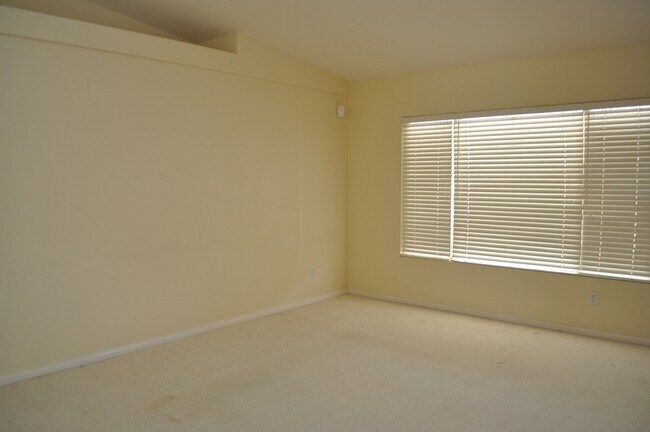 Building Photo - Lovely Single Story Home in Silverado Cany...