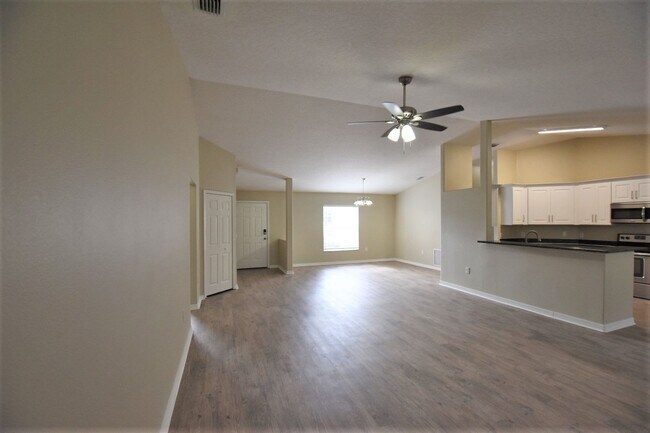 Building Photo - 1342 Old Millpond Rd