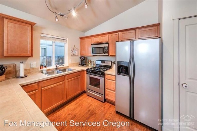 Foto del edificio - 2 br, 2 bath House - 3117 Black Butte Lane
