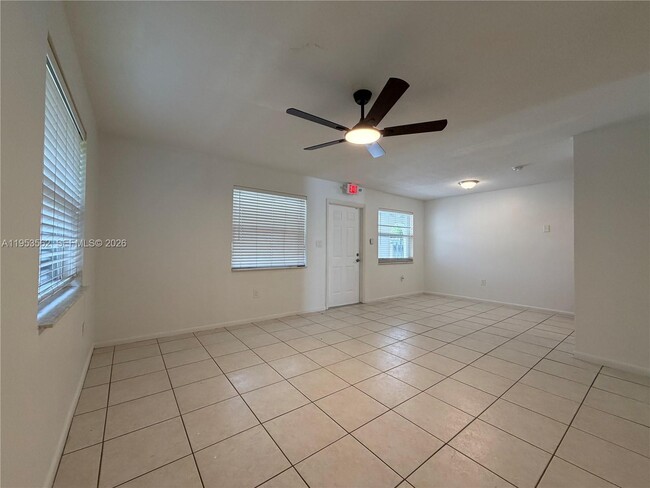 Building Photo - 951 SW 16th St