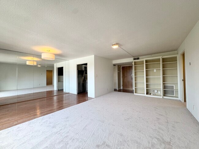 Foto del edificio - 4545 Wornall Rd