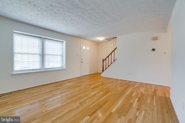 Foto del edificio - 8123 Willowdale Ct