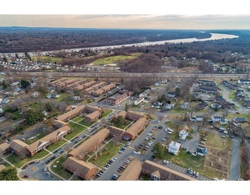 Building Photo - 23 Regency Park Dr