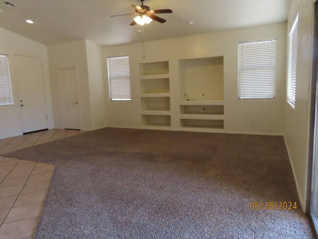 Foto del edificio - Sungroves 4 Bedroom 2 Bath Split Floor Plan
