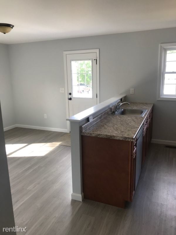 Building Photo - 3 br, 1 bath Townhome - 255 Wilkins St
