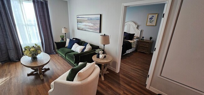 Building Photo - The Overlook