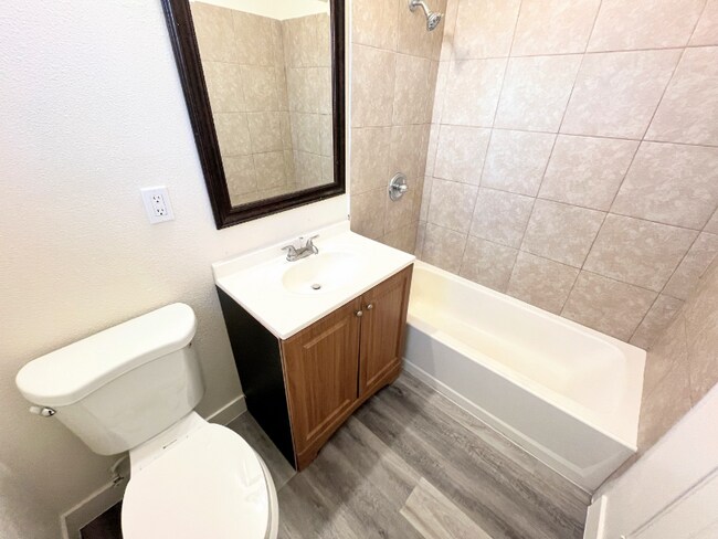 Foto del edificio - 1610 N H St