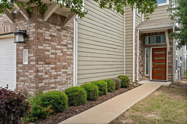 Foto del edificio - 5915 Swayden Ln