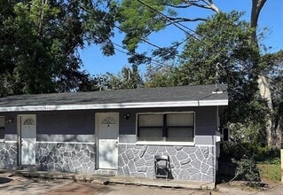 Building Photo - 10022 N Lantana Ave