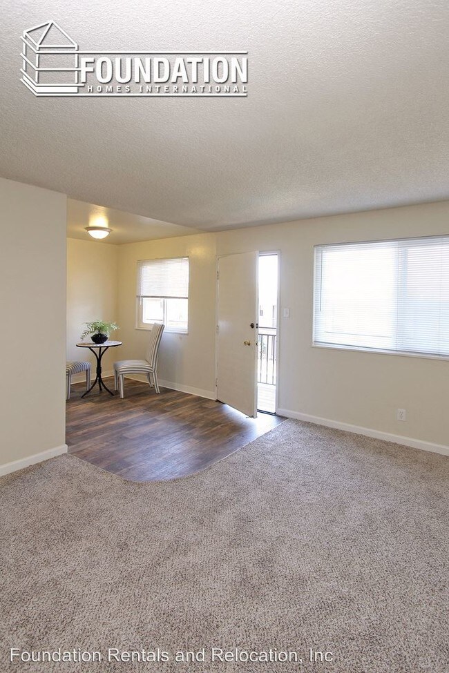 Building Photo - 777 Meadowsweet Dr