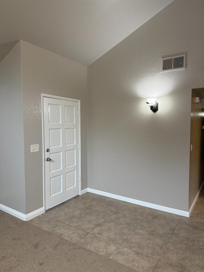 Building Photo - 7738 N Woodrow Ave