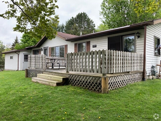 Building Photo - 4942 E Lakeview St