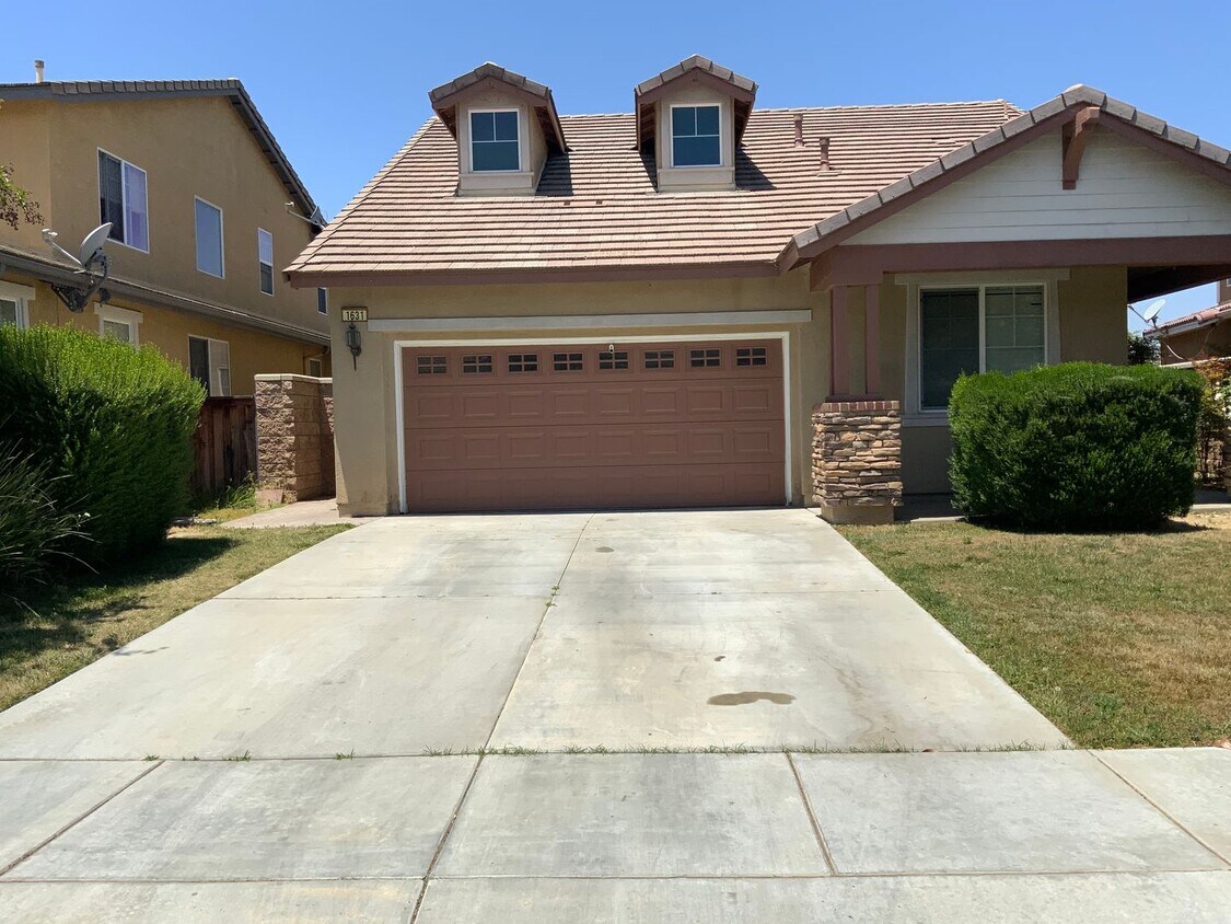 Foto principal - 4bd/3ba Hemet Home - Gazebo Ln