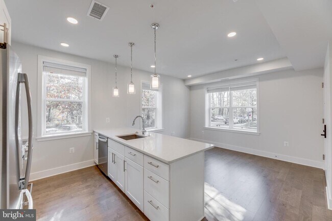 Building Photo - 2201 40th Pl NW