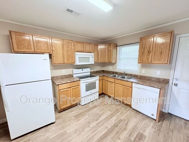 Foto del edificio - 410 Old Central Rd