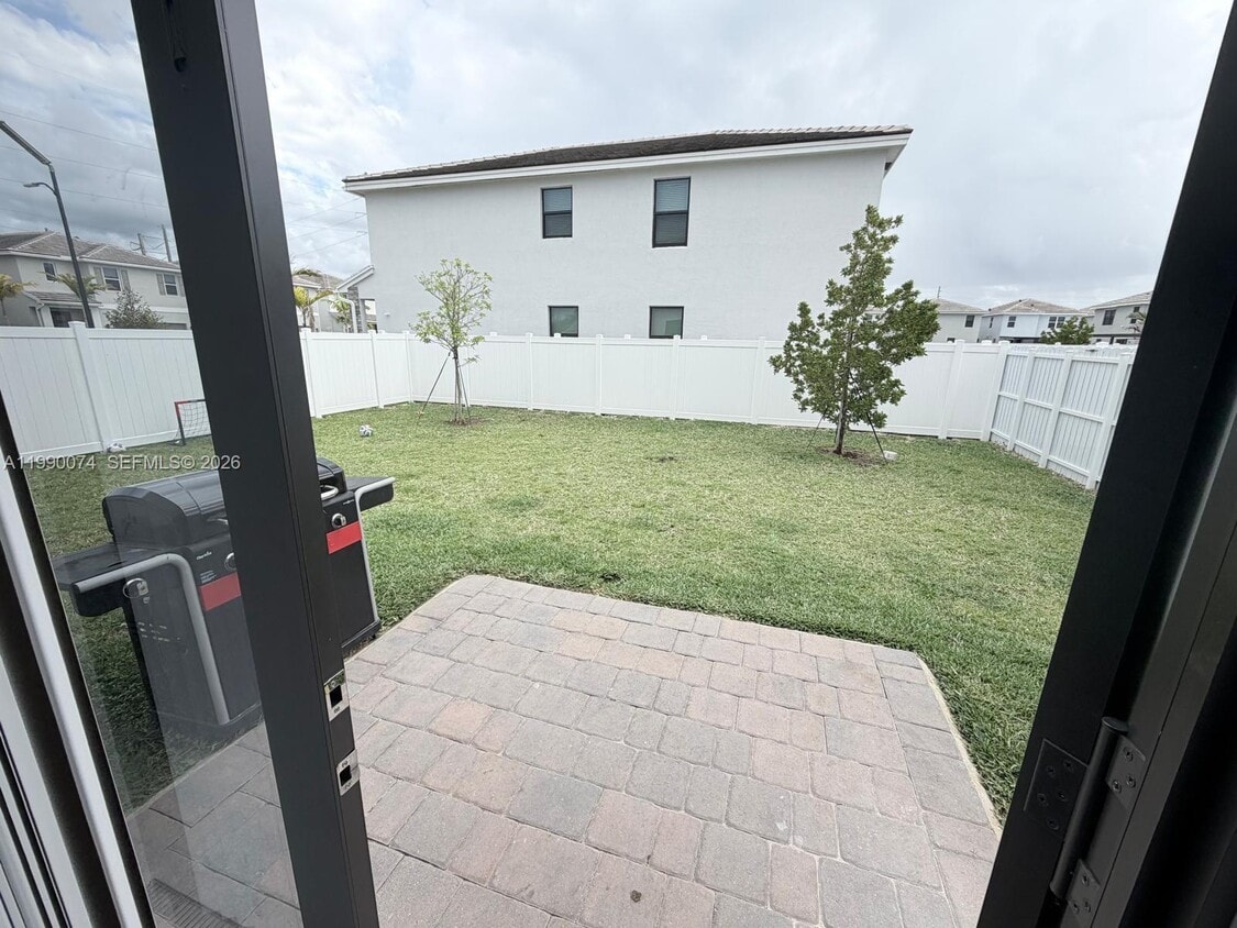 Foto del edificio - 1686 SE 6th St