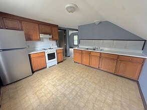 Building Photo - 404 Hartwell Ave