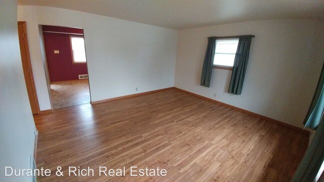 Building Photo - 3 br, 1 bath House - 4052 S 76th St