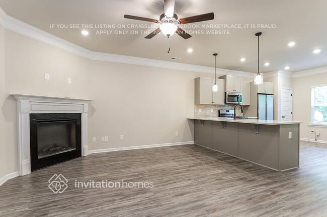 Building Photo - 2303 Buford Town Dr