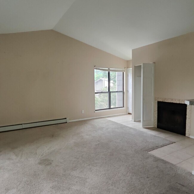 Foto del edificio - 2Bd/2Ba with Private Balcony, Fireplace & ...