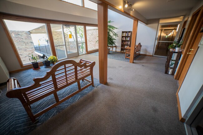 Building Photo - Parkview Apartments