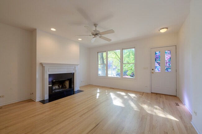 Foto del edificio - 1644 W Fletcher St