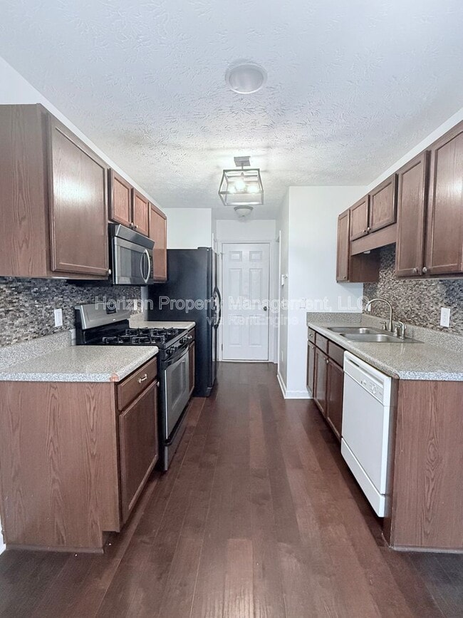 Building Photo - 5705 Mountain Top Pl