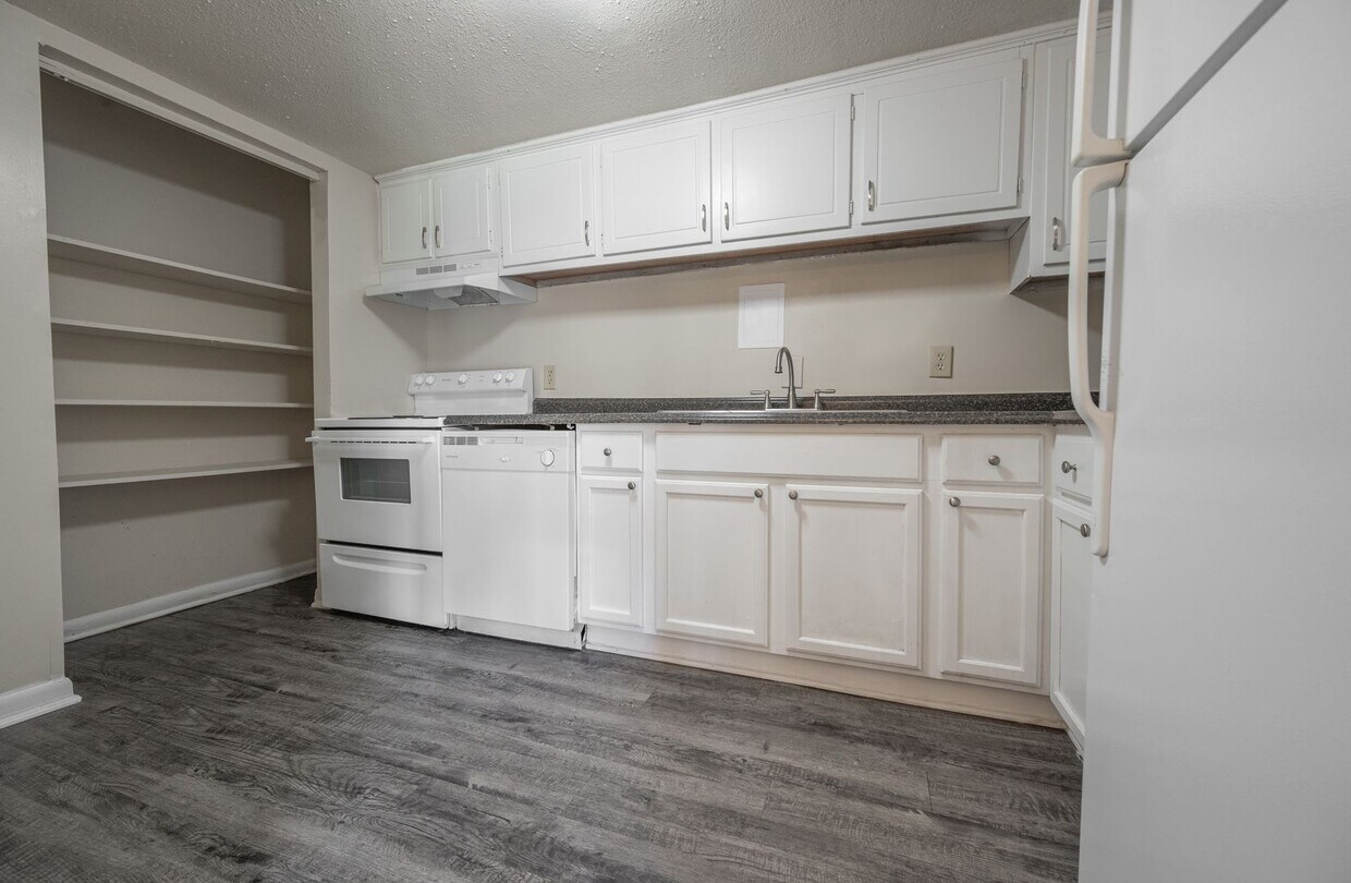 Coming Soon! 2 Bedroom Condo In CHAPEL HILL! - Coming Soon!  2 Bedroom Condo In CHAPEL HILL!