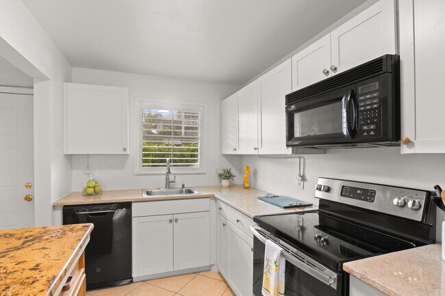 Foto del edificio - 1300 Seaway Dr