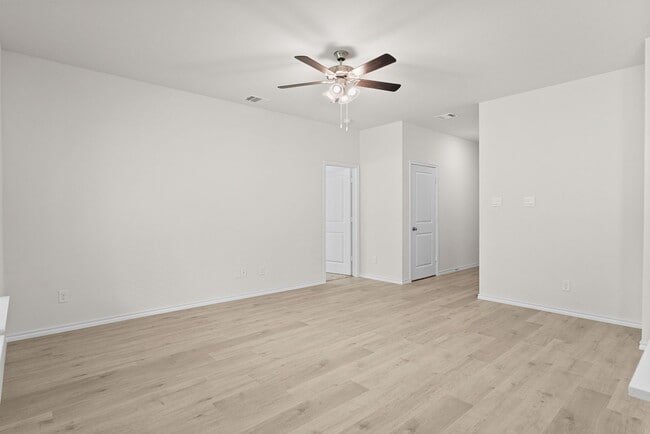Building Photo - 6044 Freedom Dr