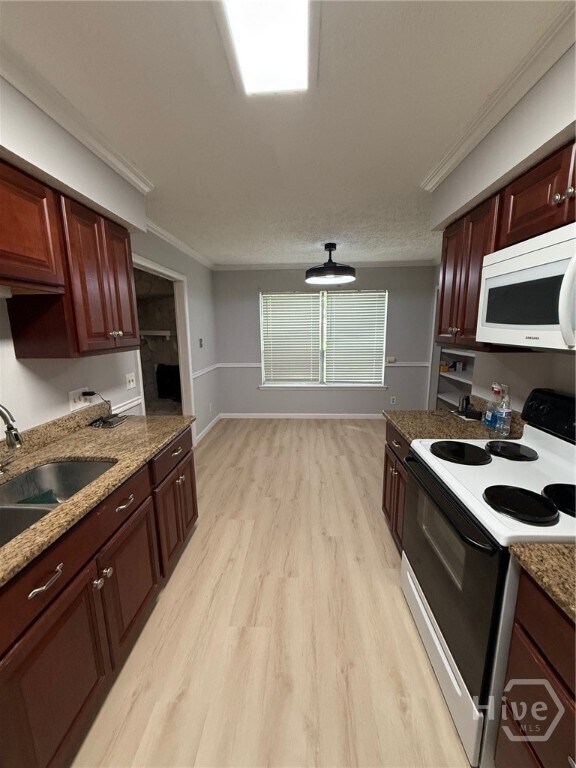 Foto del edificio - 10520 Sugarbush Rd