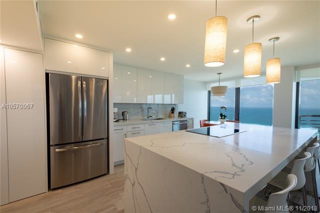 Building Photo - 250 S Ocean Blvd