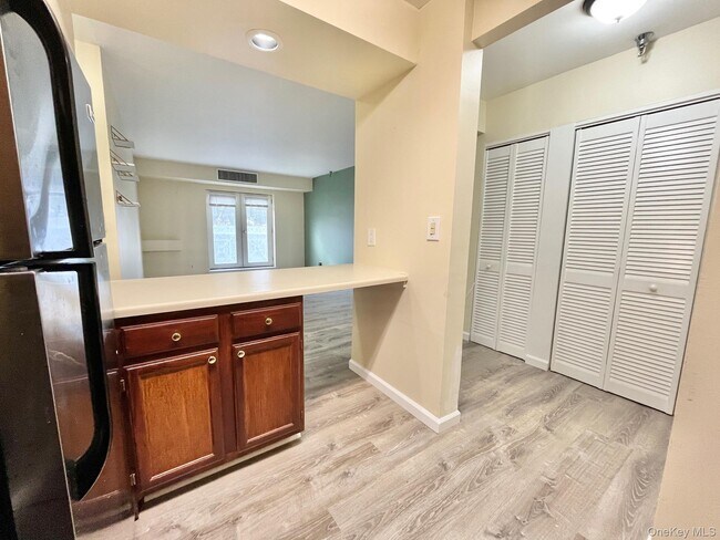 Foto del edificio - 501 N Barry Ave