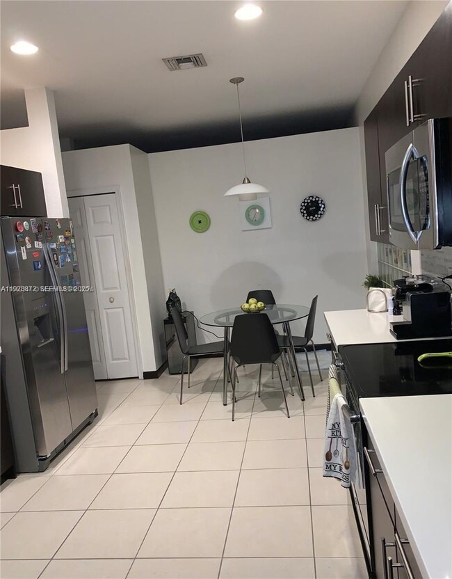 Foto del edificio - 4729 NW 120th Dr