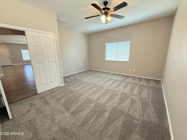 Foto del edificio - 2208 N 93rd Ln