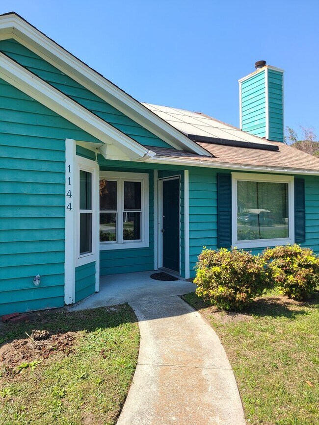 Foto del edificio - Cozy Home in Prime Location!
