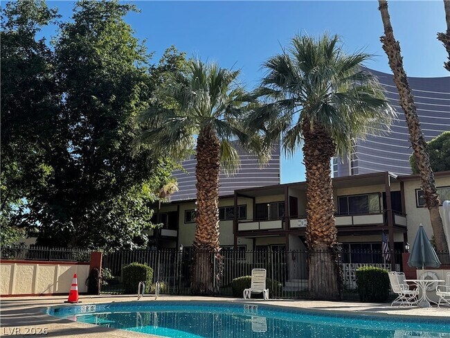 Building Photo - 350 E Desert Inn Rd