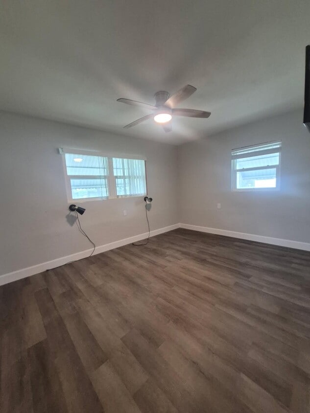Foto principal - 8140 Old Post Rd