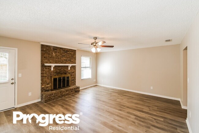 Building Photo - 823 Hardwood St