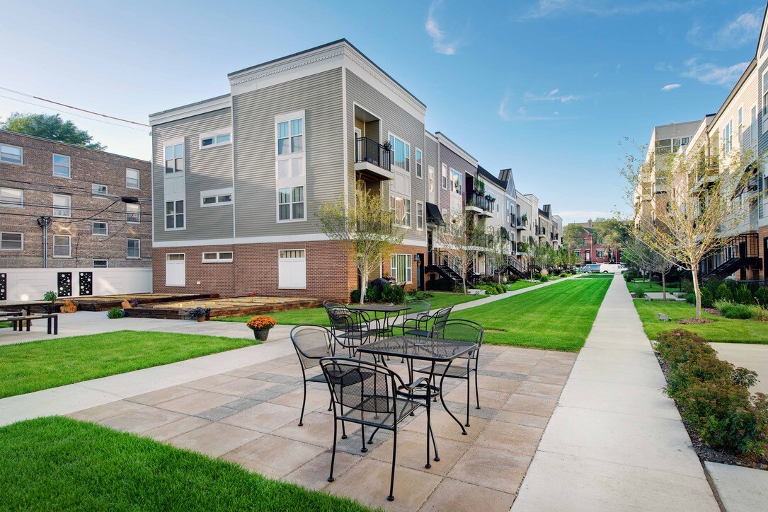 Ravenswood Terrace Apartments Chicago, IL